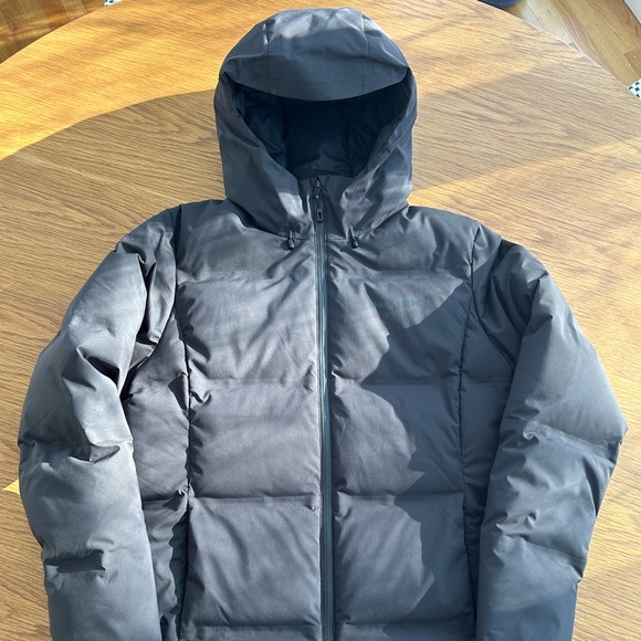 Patagonia Women's Charcoal Puffer Jacket - Picture 2 of 12